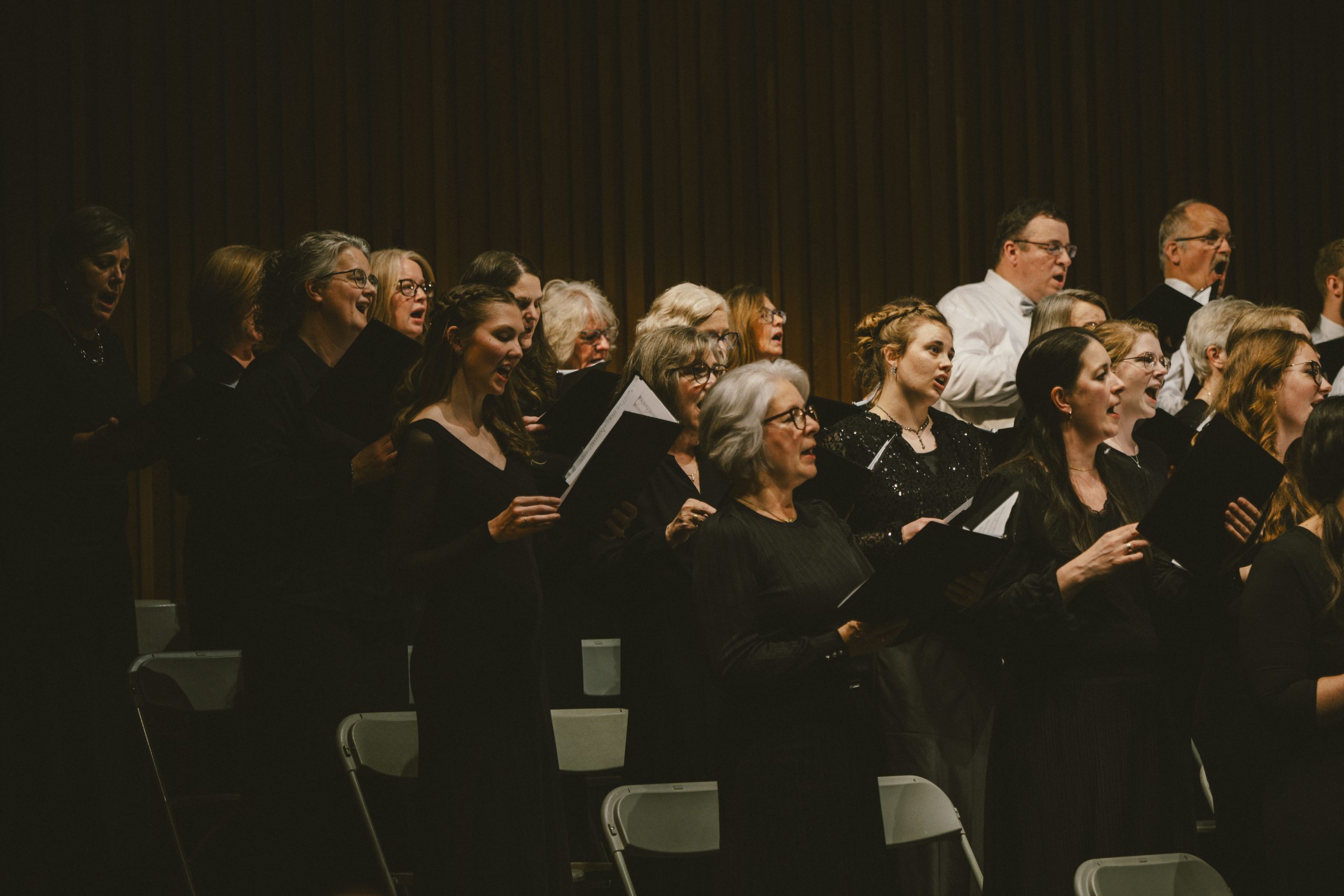 Hosanna Choir singing